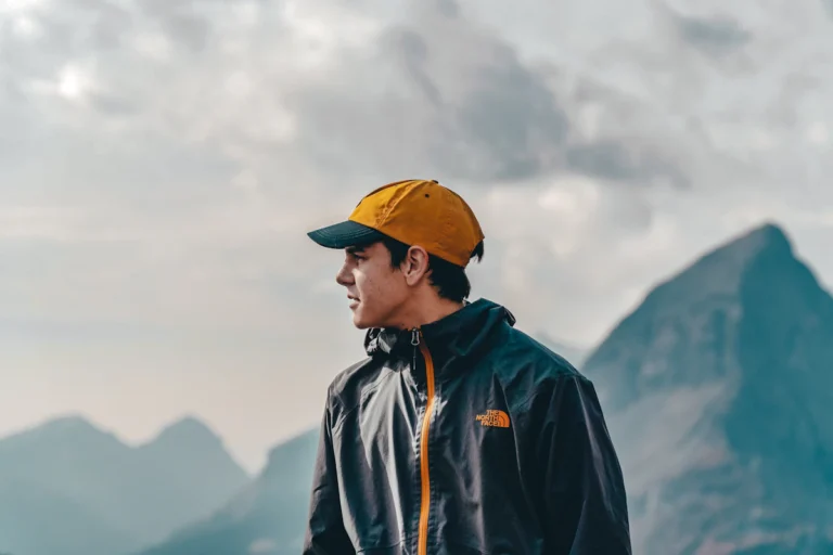 is eddie bauer still in business